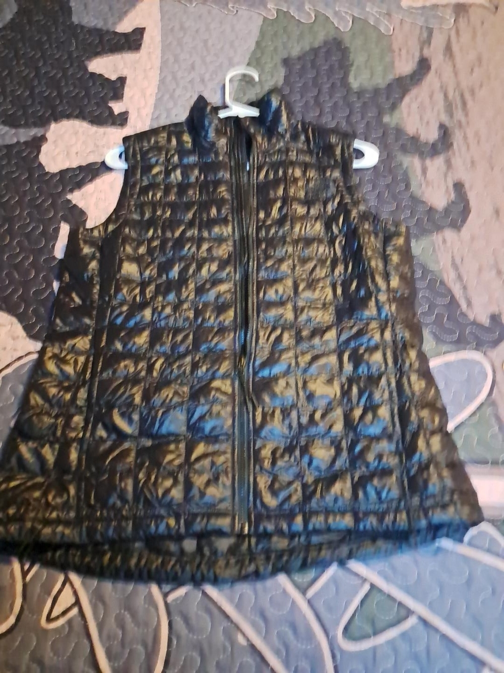 North Face Black Quilted Packable Vest - Women’s Lightweight Puffer Vest - Picture 8 of 9